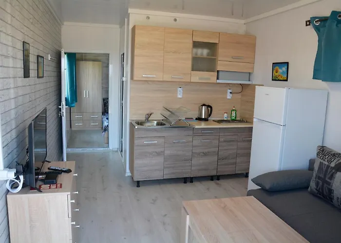 Parque de vacaciones къщички поляните